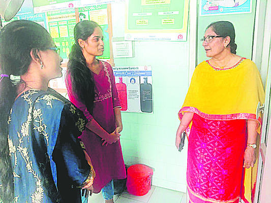 అమరేశ్వరుని సేవలో ఢిల్లీ హైకోర్టు ప్రధాన న్యాయమూర్తి 1