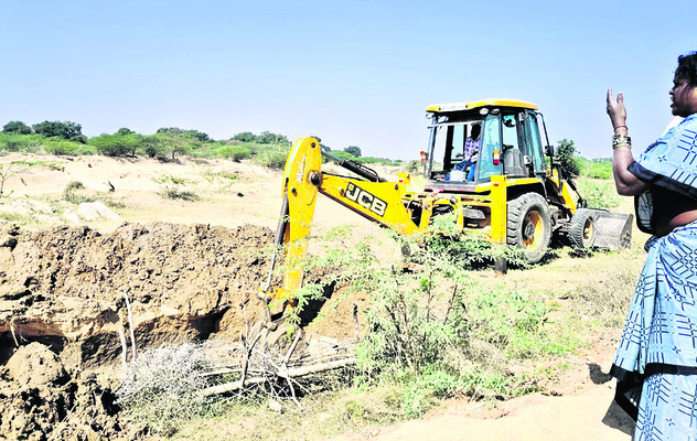 ఇసుక అక్రమ రవాణాపై రైతన్నల ఆగ్రహం 1