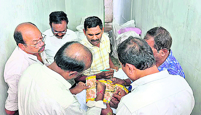 9న కలెక్టరేట్‌ వద్ద ధర్నా 1