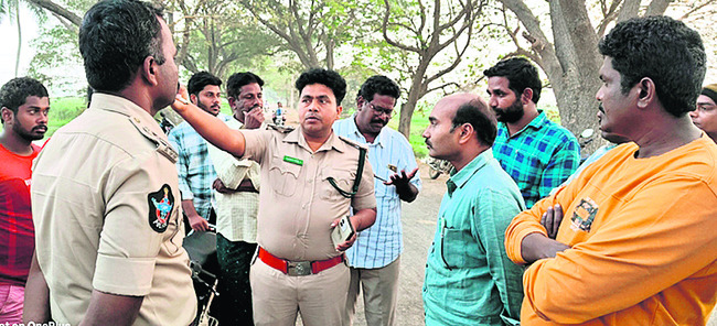 పులి సంచరిస్తోంది.. అప్రమత్తం! 1