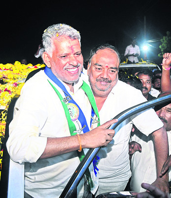 ● చెవిరెడ్డి భాస్కర్‌రెడ్డికి అపూర్వ స్వాగతం ● చిత్తూరు3