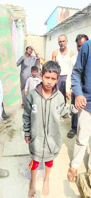 పతంగులు ఎగరేస్తూ బావిలో పడిన చిన్నారులు 2