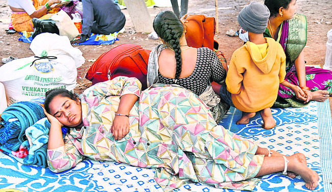 వర్ణనాతీత బాధలు
6