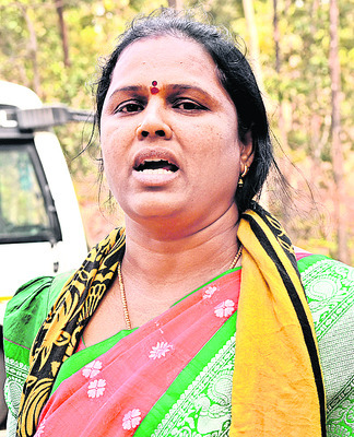 వర్ణనాతీత బాధలు
11