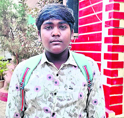 ప్లేట్లు కడిగితేనే భోజనం 5