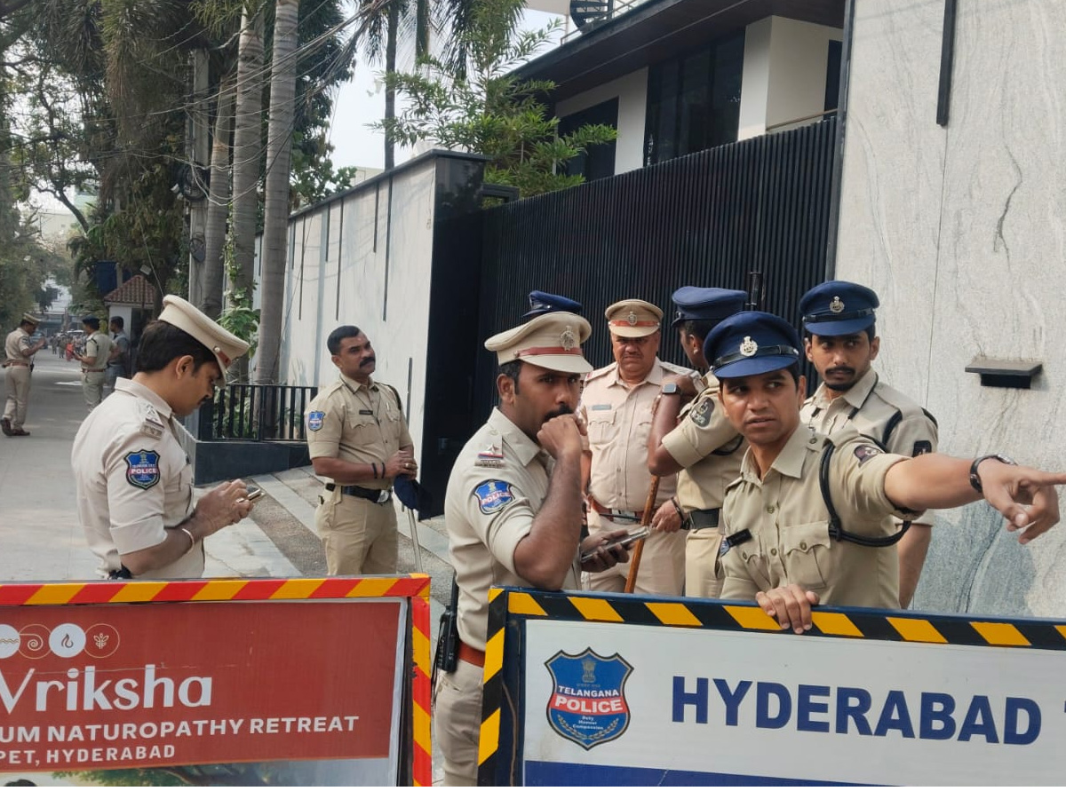 High Tension At Nandi Nagar's KCR House Photos2