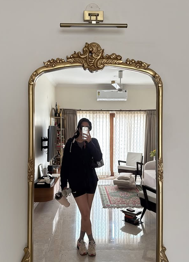 Rukmini Vasant shared the January things post (photos)16