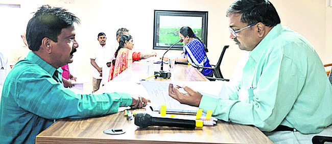 భూ సమస్యలే అధికం 2