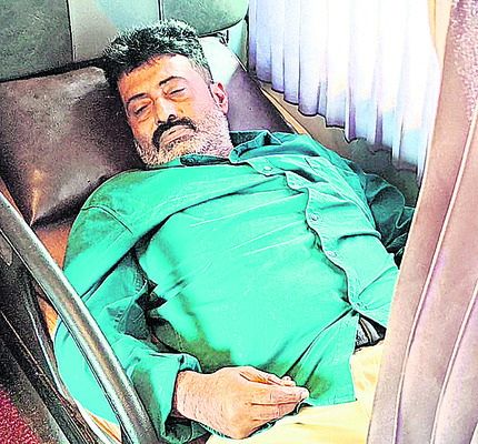 ప్రైవేటు బస్సు డ్రైవర్‌కు  గుండెపోటు 3