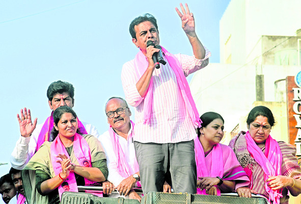 గులాబీ జెండా ఎగురవేయాలి1