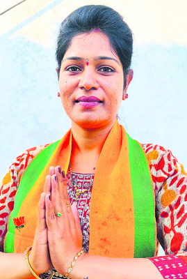 బరిలో బంధువులు1