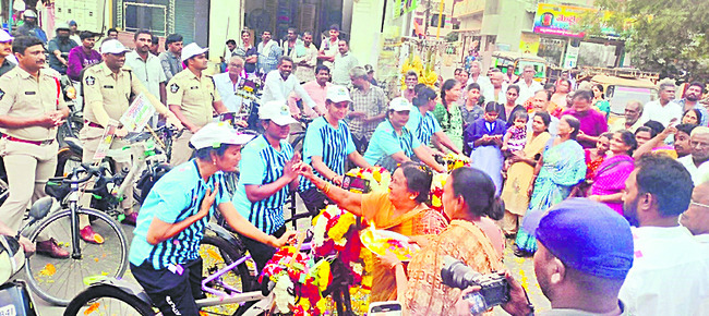 దుర్గగుడికి విరాళాలు2