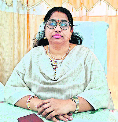 వరిపై జంట ఏనుగుల దాడి 
1