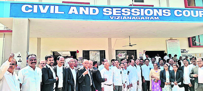 న్యాయవాదుల నిరసన 1