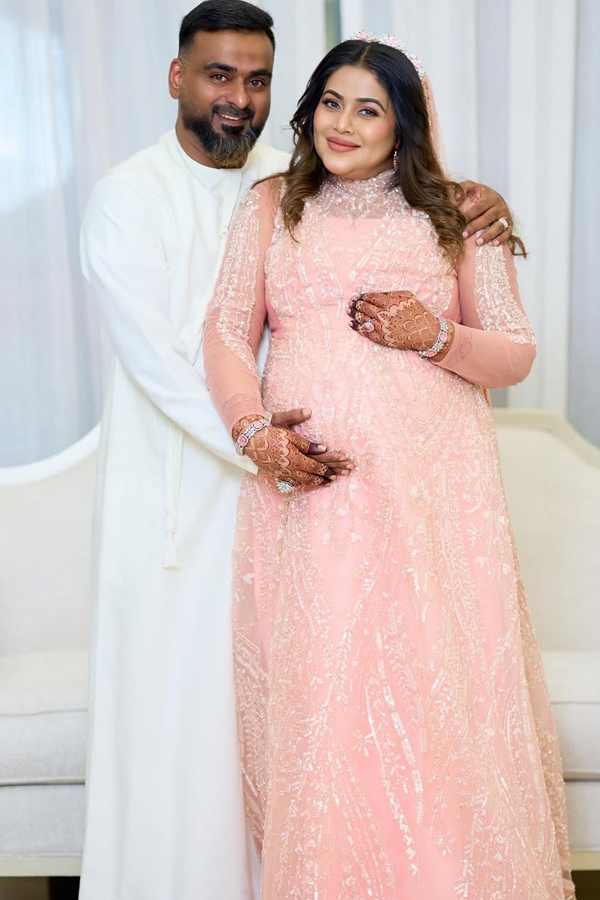 Actress Poorna Shares Baby Bump Photos With Husband3