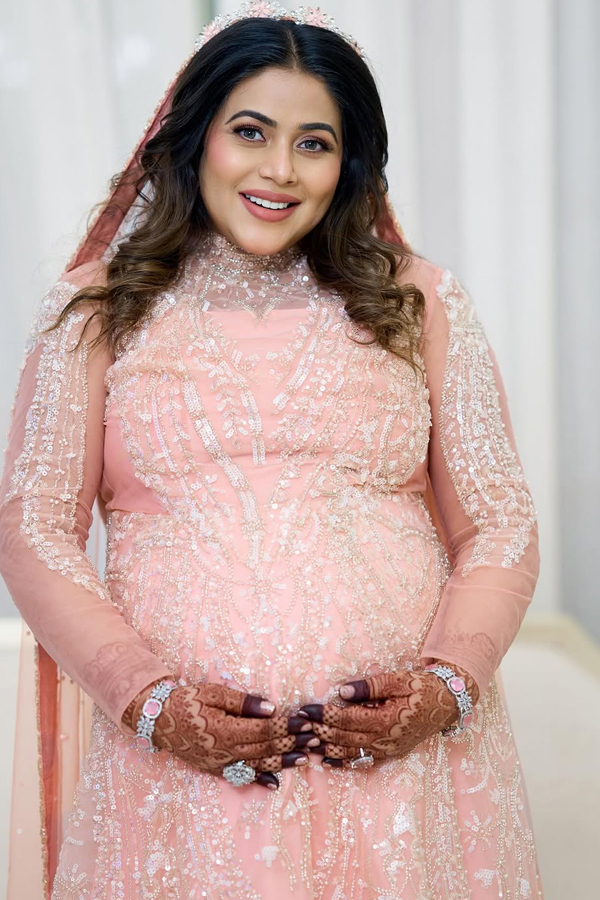 Actress Poorna Shares Baby Bump Photos With Husband9