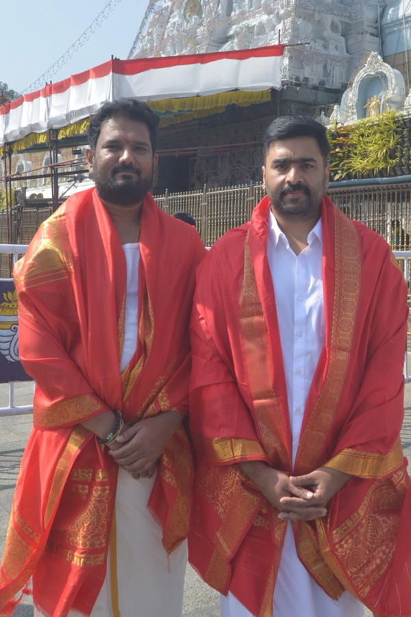 Celebrities Visit Tirumala Temple Photos11