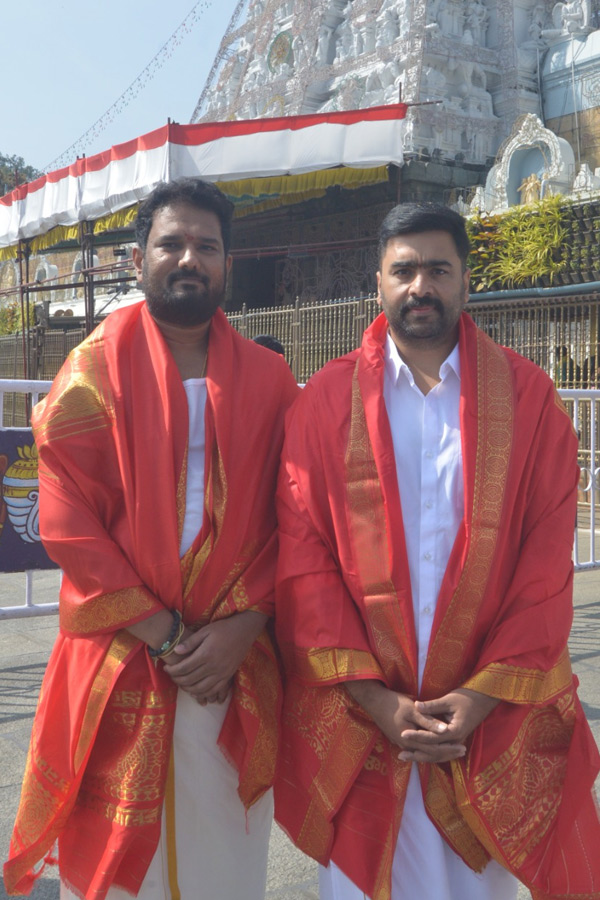 Celebrities Visit Tirumala Temple Photos13