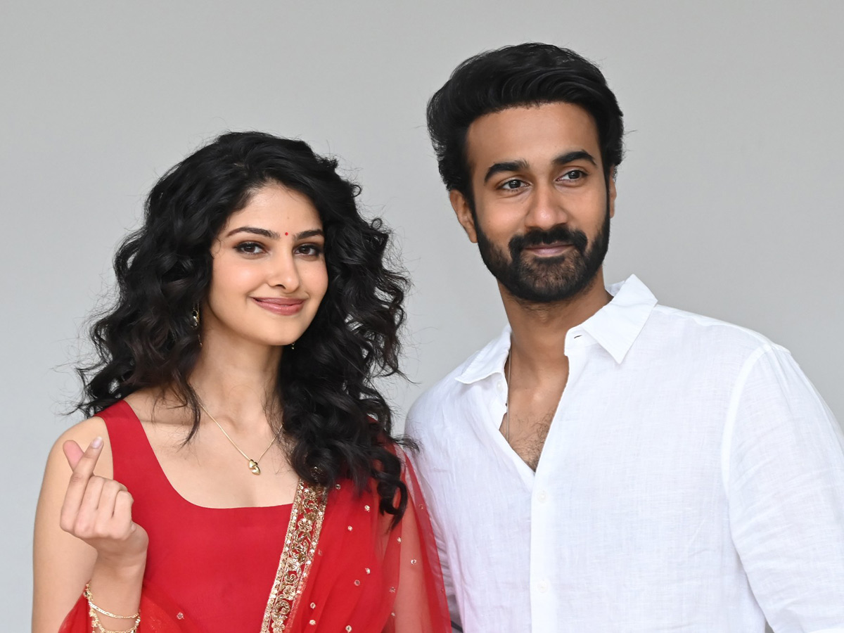 Couple Friendly Trailer Launch Event Photos10