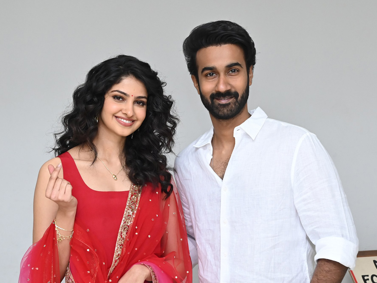 Couple Friendly Trailer Launch Event Photos11