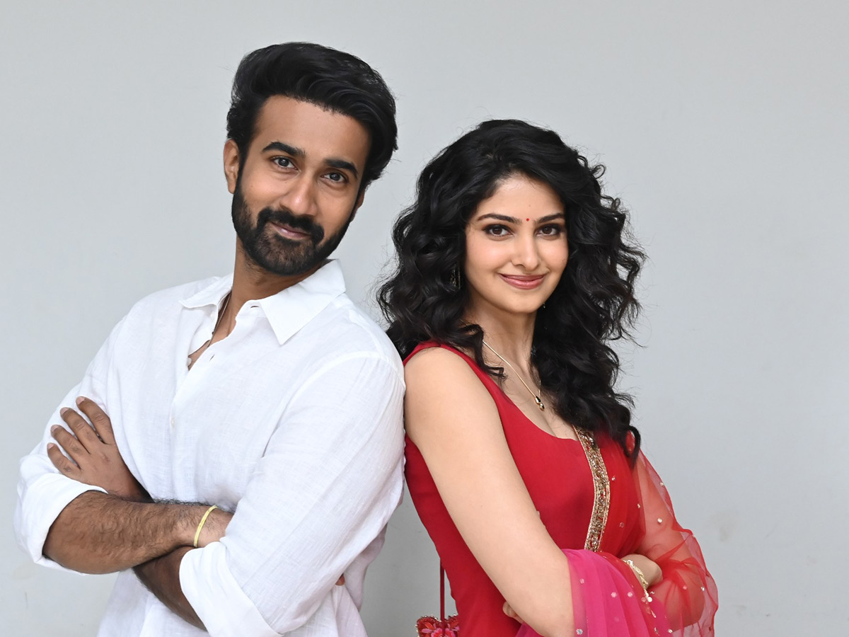 Couple Friendly Trailer Launch Event Photos14