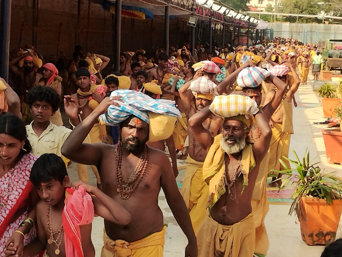 Maha Shivaratri 2026 : Siva Swamy Protest at Srisailam Temple21