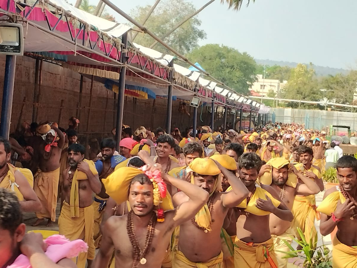 Maha Shivaratri 2026 : Siva Swamy Protest at Srisailam Temple23