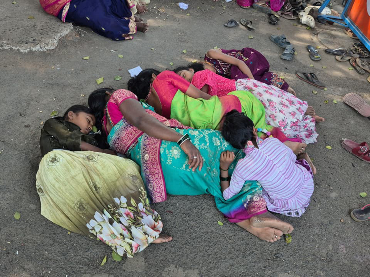Maha Shivaratri 2026 : Siva Swamy Protest at Srisailam Temple25