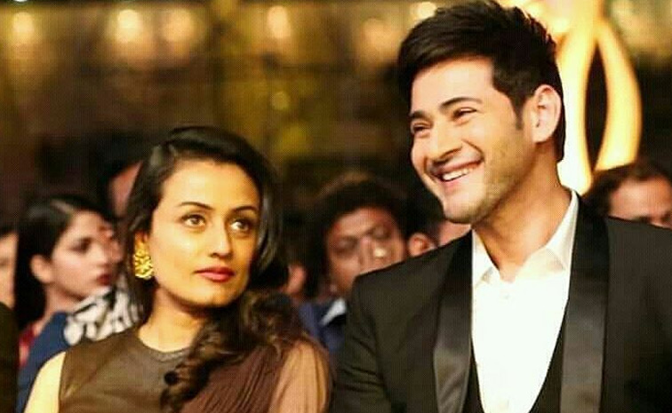 Mahesh Babu And Namrata Shirodkar Celebrates 21 Years of Wedding Photos11