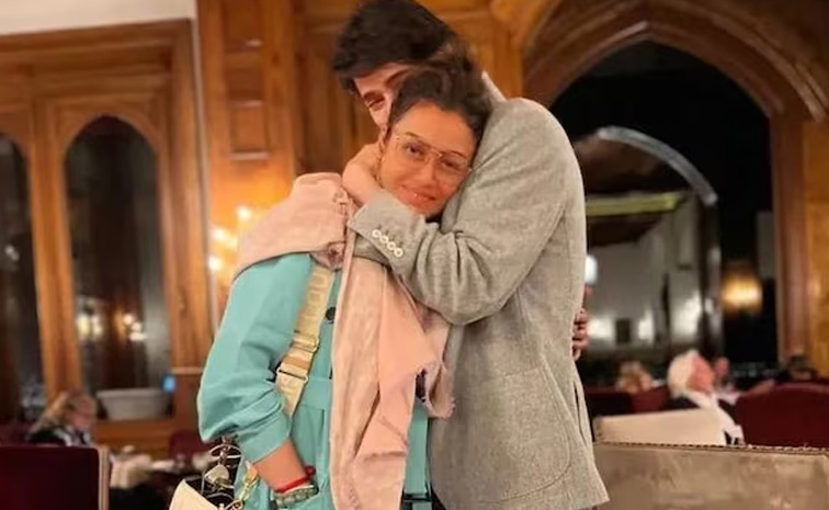 Mahesh Babu And Namrata Shirodkar Celebrates 21 Years of Wedding Photos21