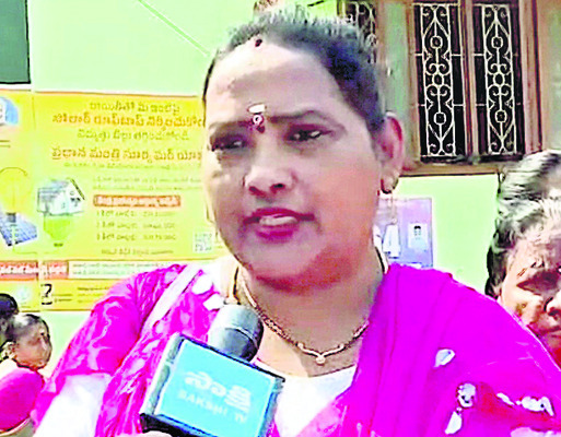 ● ఇబ్బందులు పడుతున్న మహిళలు, విద్యార్థులు ● పీజీఆర్‌ఎస్1