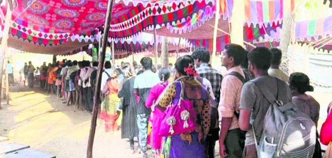 ఆకలి తీరుస్తూ..సేవలో తరిస్తూ! 2