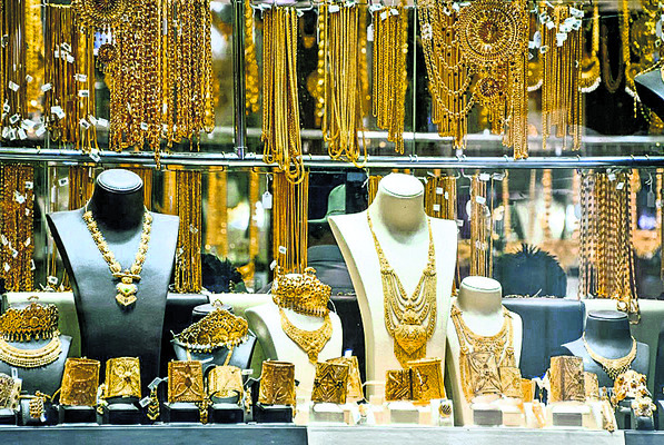 8 కేజీలకు పైగా బంగారమిచ్చినా కట్న వేధింపులే 1