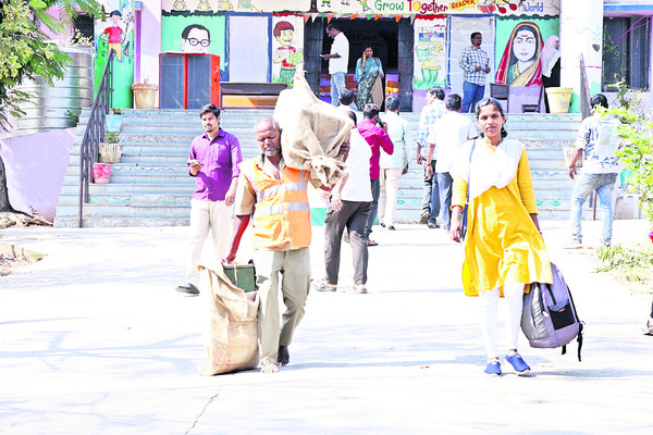 పోలింగ్‌ డే2