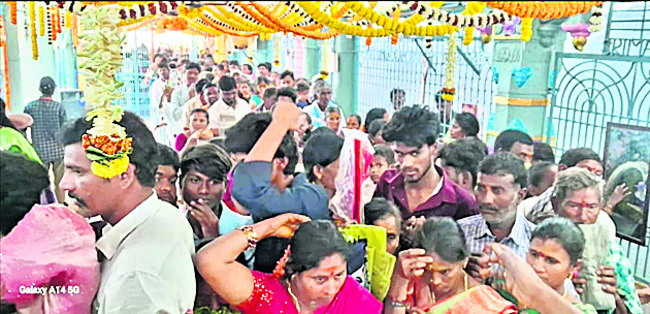 పోలమాంబ దర్శనానికి పోటెత్తిన భక్తులు1