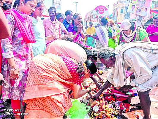 పోలమాంబ దర్శనానికి పోటెత్తిన భక్తులు2
