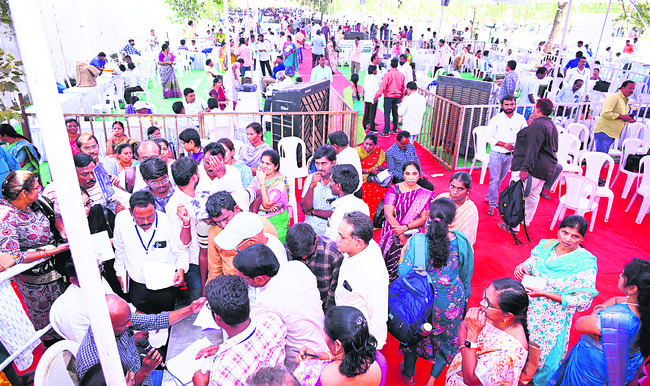 ఓటు హక్కు వినియోగించుకోనున్న 2,26,646 మంది ఓటర్లు 1