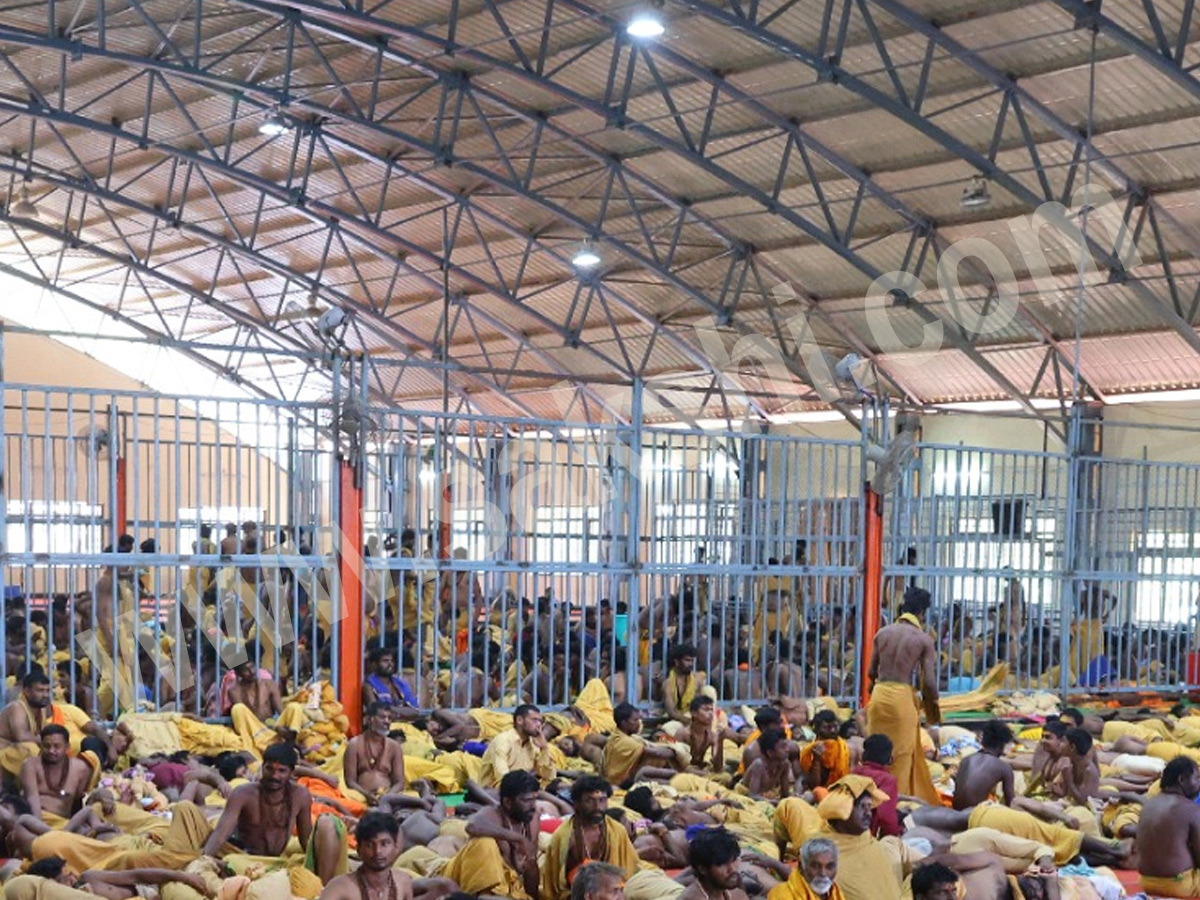 Devotees walking To Srisailam on the occasion of Shivaratri Festival PHotos3
