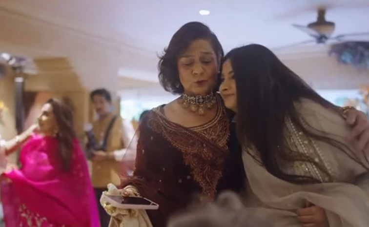 Sonam Kapoor Drops posts About Her Baby shower Photos10