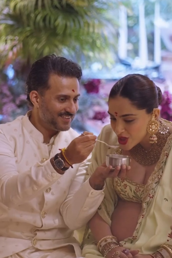 Sonam Kapoor Drops posts About Her Baby shower Photos18