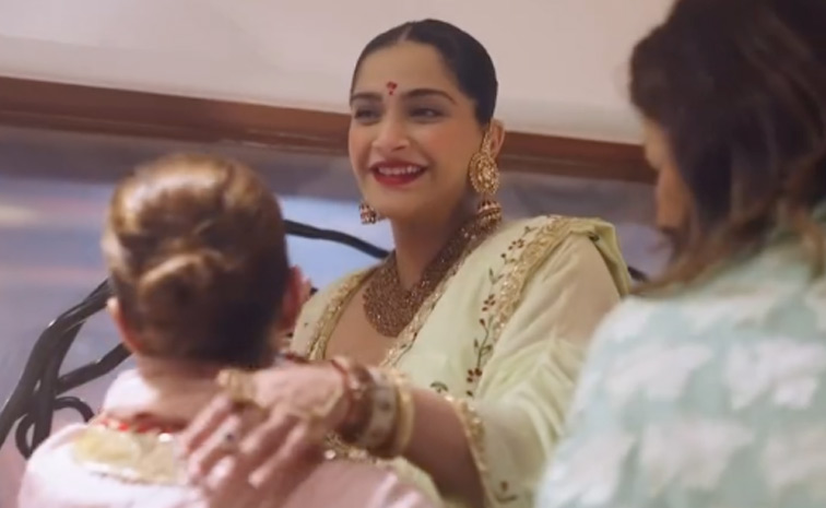 Sonam Kapoor Drops posts About Her Baby shower Photos2