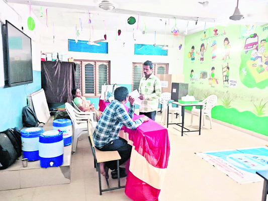 మున్సిపోల్స్‌కు సిద్ధం..1