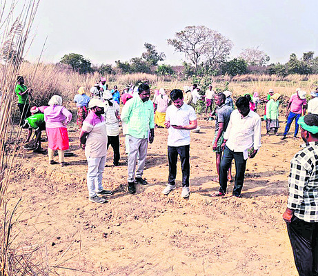 ‘ఉపాధి’ పనుల తనిఖీ2