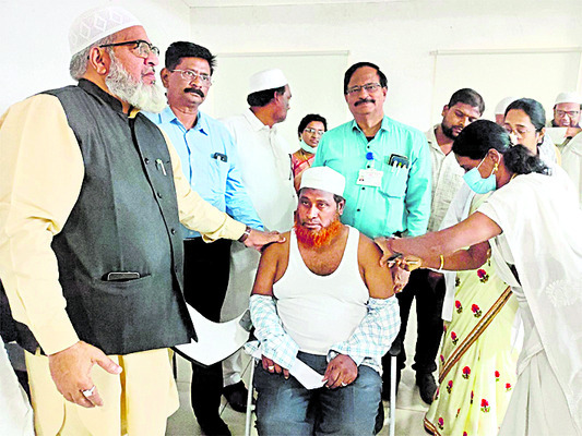 జీజీహెచ్‌లో హజ్‌  యాత్రికులకు వ్యాక్సినేషన్‌ 2