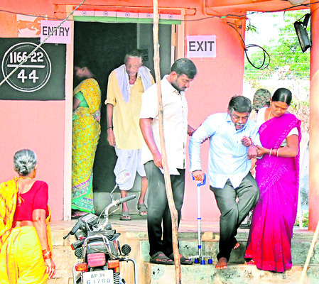 ముగిసిన ‘పుర’పోరు.. పోలింగ్‌ ప్రశాంతం ఉమ్మడి వరంగల్‌లో 5