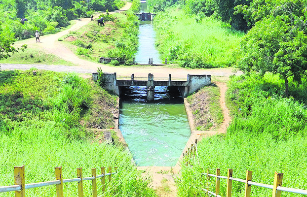 ఊ కొట్టలేదంటే ఊస్టింగే! 1