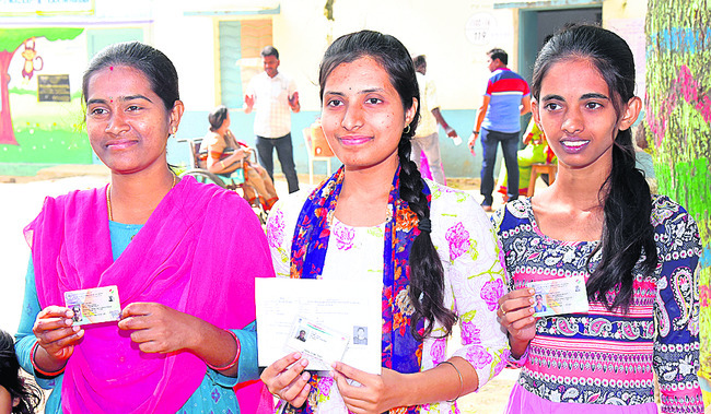 పురపోరు ముగిసింది..12