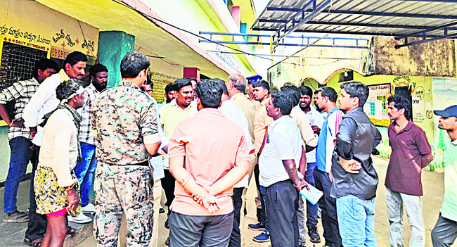 పలుచోట్ల స్వల్ప ఘర్షణలు1