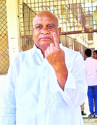 ఓటెత్తిన పట్టణం7