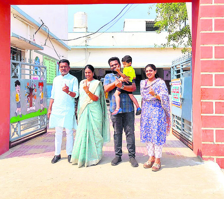 బ్యాలెట్‌ బాక్సుల్లో భవితవ్యం 19